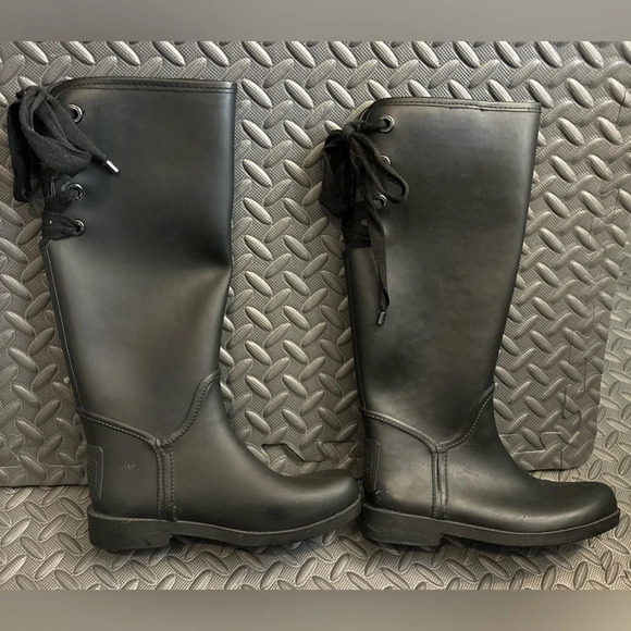 Coach Womens Tristee Mat Rubber Black Boots Lace Up Calf Fleece Lined size 6B‎ - Picture 2 of 10